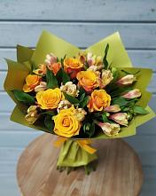 Букет цветов из:  Альстромерии и Розы в Хоринске