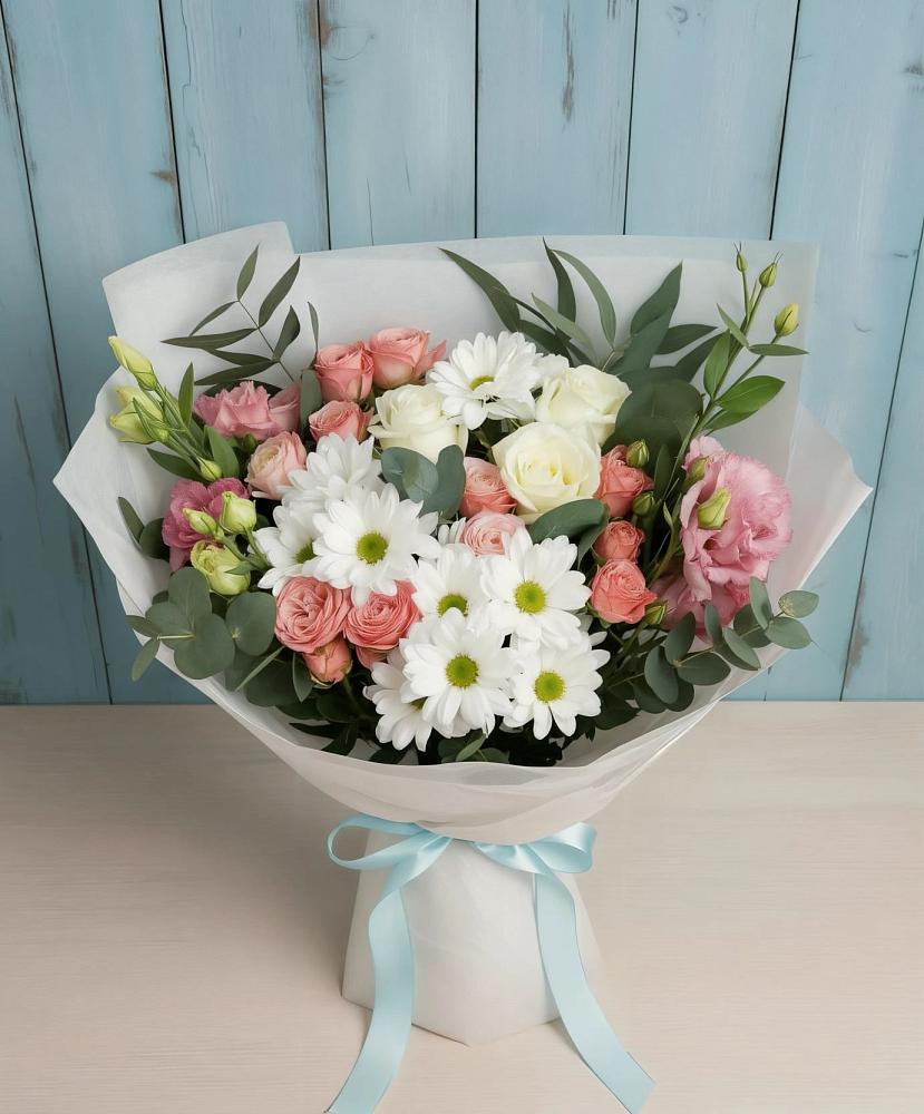 Букет цветов из: Розы, Лизиантусы и Хризантемы в Хоринске