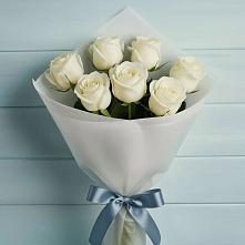 Букет 7 Белых роз Эдлесс Лав в Хоринске
