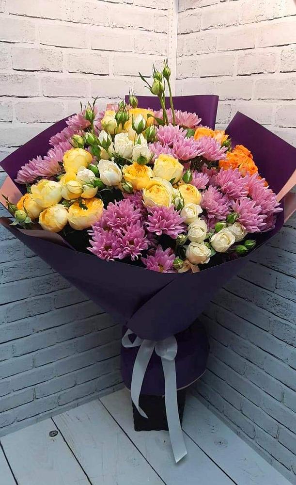 Букет цветов из: Хризантемы и Розы в Хоринске