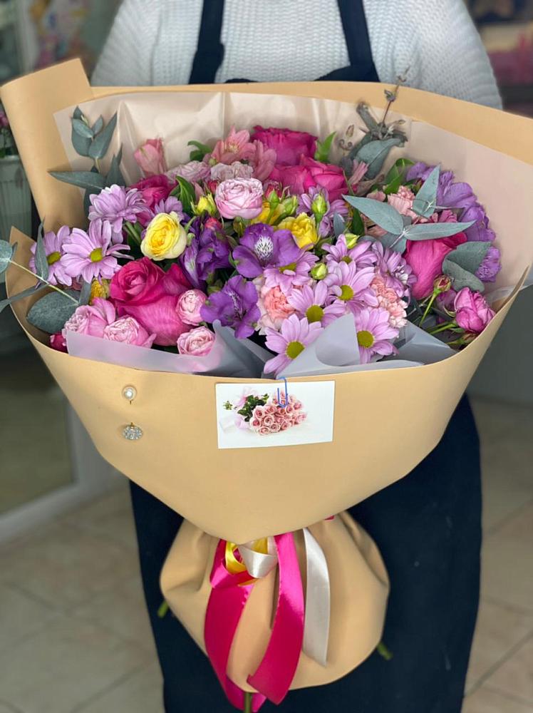 Букет цветов из: Хризантемы, Гвоздики и Альстромерии в Хоринске