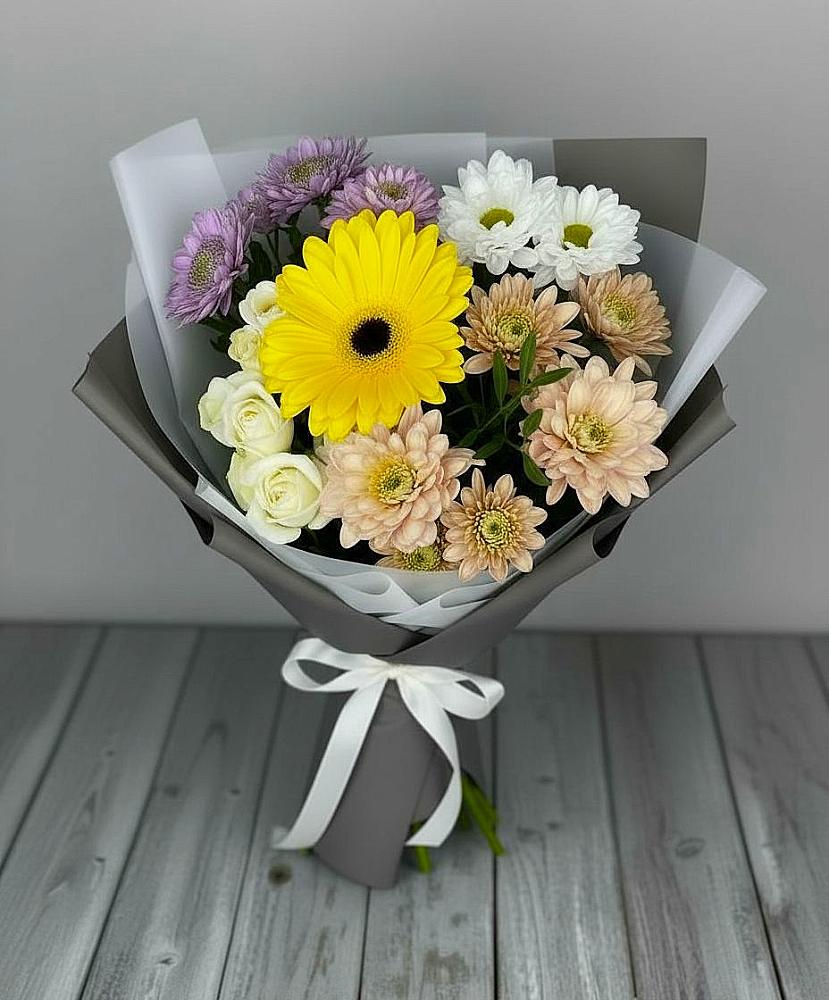 Букет цветов из: Розы, Герберы и Хризантемы в Хоринске