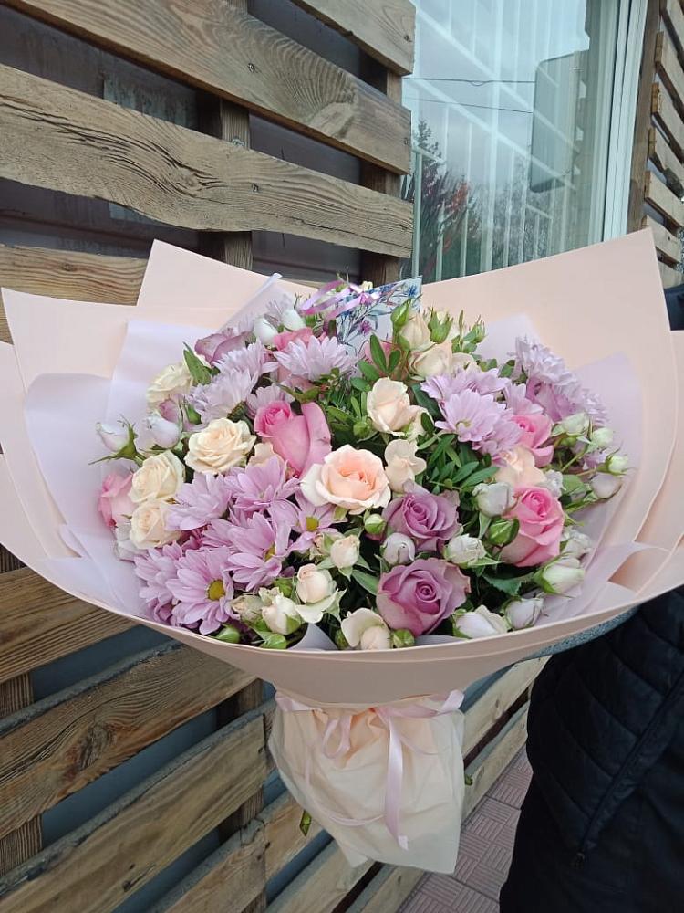 Букет цветов из: Розы и Хризантемы в Хоринске