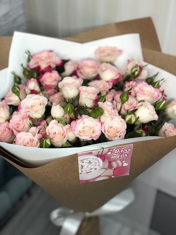 Букет цветов из: Розы в Хоринске