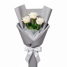 Букет 3 белые розы в Хоринске