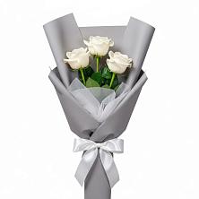 Букет 3 белые розы в Хоринске