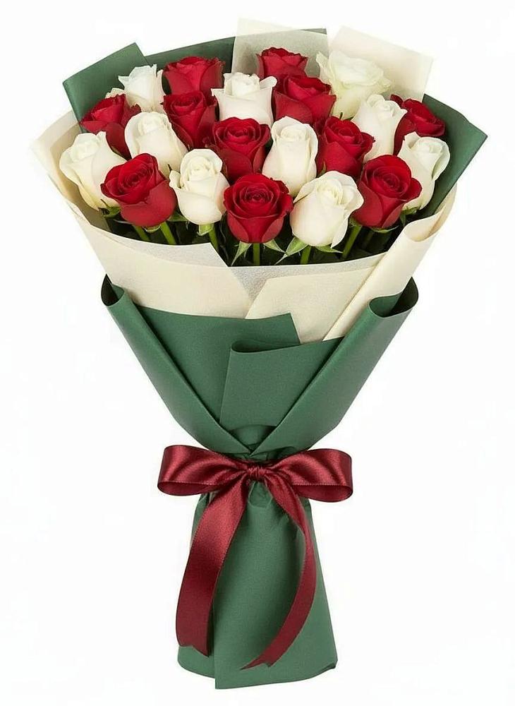 Букет Микс из красных и белых роз в Хоринске