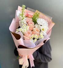 Букет цветов из:  Хризантемы и Розы в Хоринске