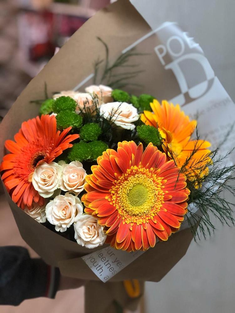 Букет цветов из: Герберы, Хризантемы и Розы в Хоринске