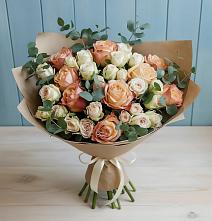 Букет цветов из:  Альстромерии и Розы в Хоринске