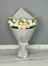 Букет цветов из:  Розы и Лизиантусы в Хоринске